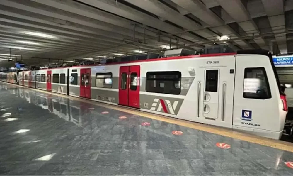 Pendolari Vesuviana in rivolta: «Incontro urgente con Casillo»