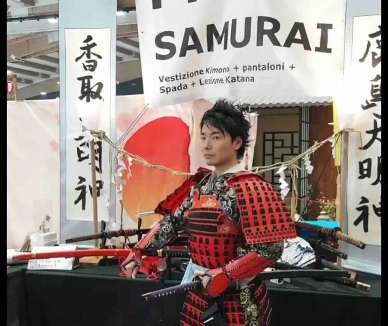 Napoli, rubate alla Stazione Centrale 15 katane di Yousuke Aikawa, il samurai volto Rai