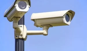 Torre del Greco, tiro al bersaglio contro le telecamere di sicurezza: nove denunce, coinvolti anche minori