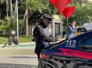 Sant’Agnello, minorenne perde 800 euro nel centro scommesse e minaccia suicidio: centro chiuso