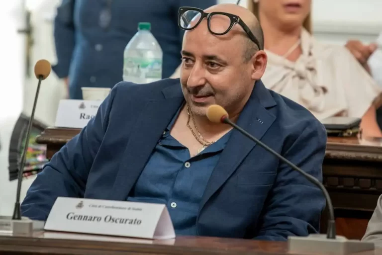 Castellammare, ex consigliere comunale indagato dalla Dda per concorso esterno