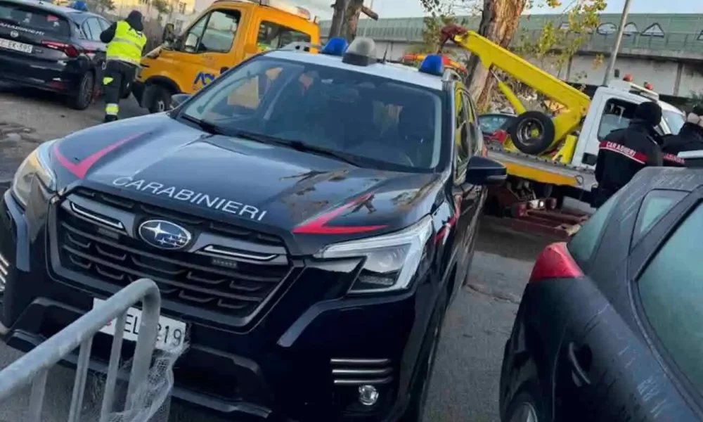 Napoli, blitz nei campi rom: 120 identificati e officina abusiva sequestrata