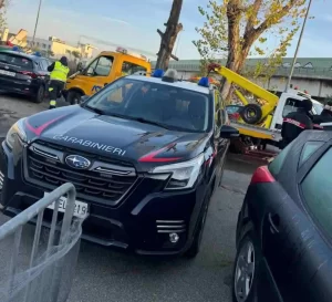 Napoli, blitz nei campi rom: 120 identificati e officina abusiva sequestrata