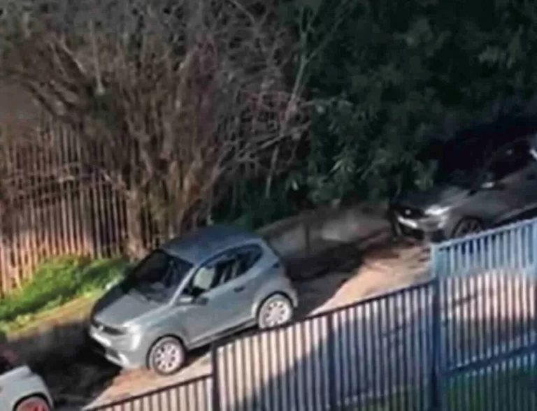 Furto d’auto davanti a un liceo, il prefetto rafforza i controlli all’Arenella