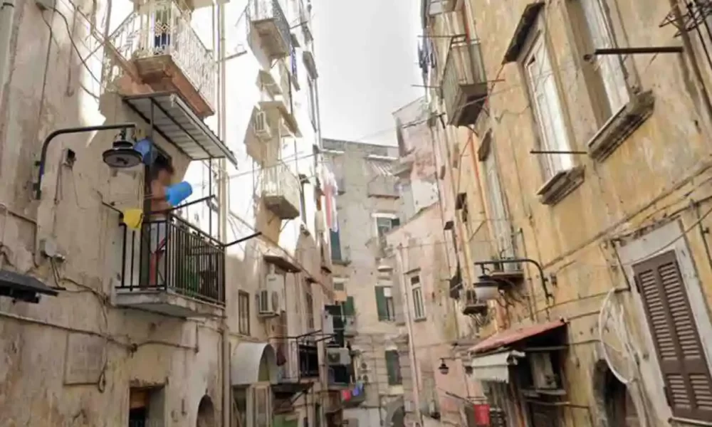 Sparatoria nei Quartieri Spagnoli, ferito il 22enne Ciro Basile