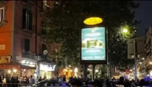 Napoli, due minorenni aggrediti in piazza Carità per uno schizzo di birra