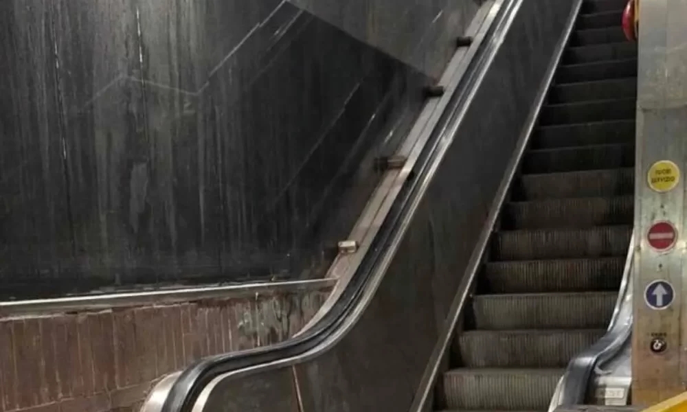 Pianura, il paradosso di La Trencia: scale mobili fuorilegge e stallo infinito