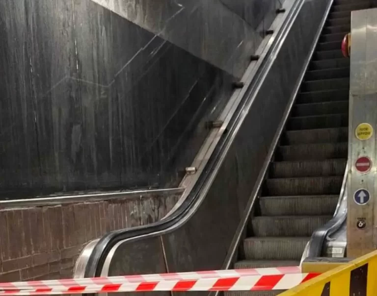 Pianura, il paradosso di La Trencia: scale mobili fuorilegge e stallo infinito