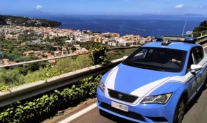 Piano di Sorrento, preso alla fermata del bus con cocaina: arrestato 40enne