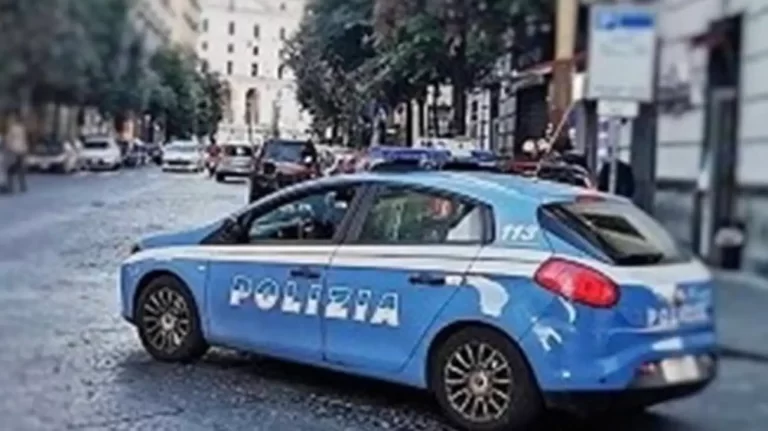 Napoli, droga e armi al Corso Umberto: 18enne arrestato dopo una colluttazione