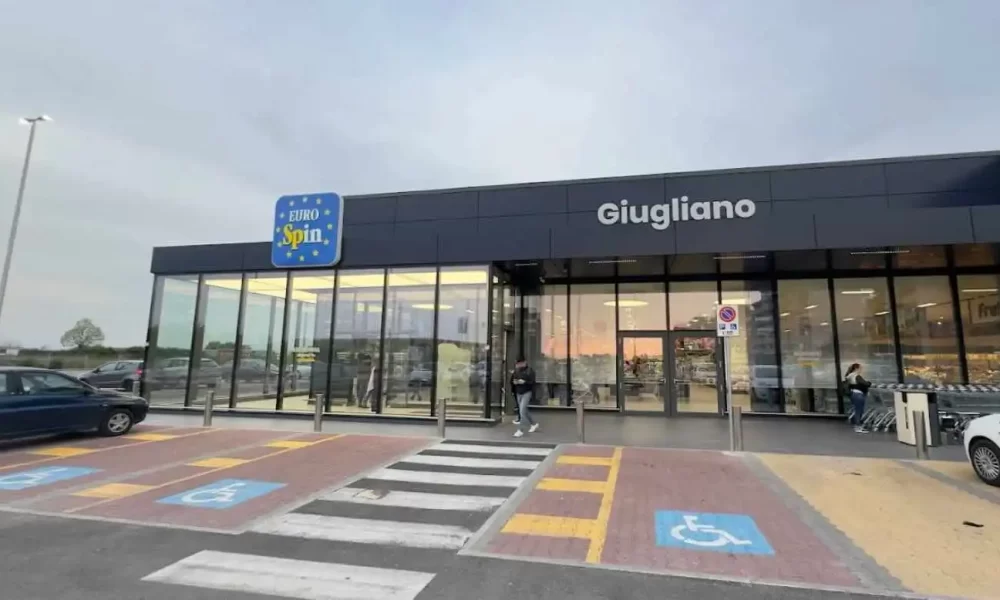 Terrore all’orario di chiusura: raid all’Eurospin tra Giugliano e Melito