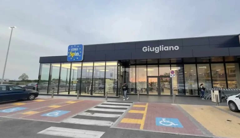 Terrore all’orario di chiusura: raid all’Eurospin tra Giugliano e Melito