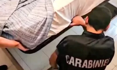 Napoli, ricercato si nasconde nel cassone del letto: arrestato dai carabinieri