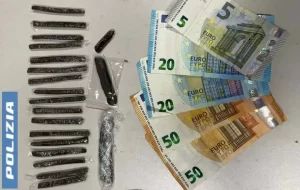 Napoli, pusher egiziano arrestato dalla polizia in piazza Principe Umberto