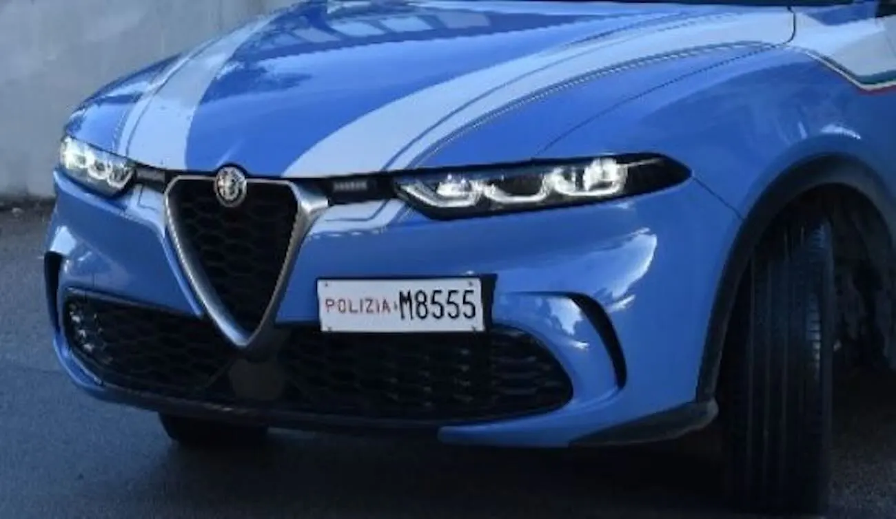 Scampia, scoperta e sequestrata autofficina abusiva su suolo comunale
