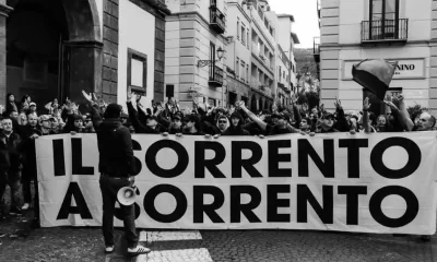 La comunità di Sorrento al centro di una disputa quando gli ultras cercano di forzare l’ingresso al campo sportivo chiuso da tre anni