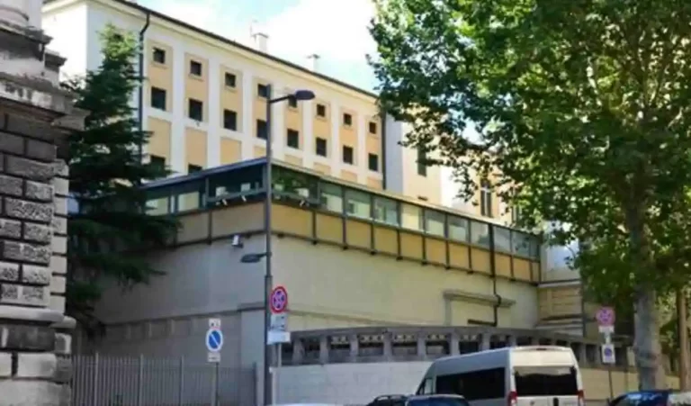 Una coppia finisce in carcere per abusi su una nipote e pratiche voodoo, rivelando una storia di sofferenza e speranza di giustizia.