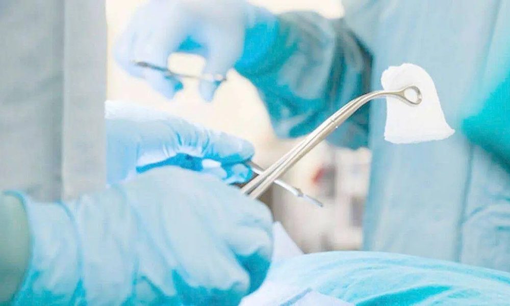 Operata al seno cantando Vasco: la musica entra in sala operatoria al Policlinico Federico II