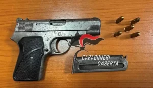 Blitz dei carabinieri a Marcianise: sequestrate armi e arrestati presunti affiliati alla camorra