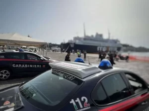 Ischia e Procida, controlli ai porti: carta d’identità falsa per lo sconto residente