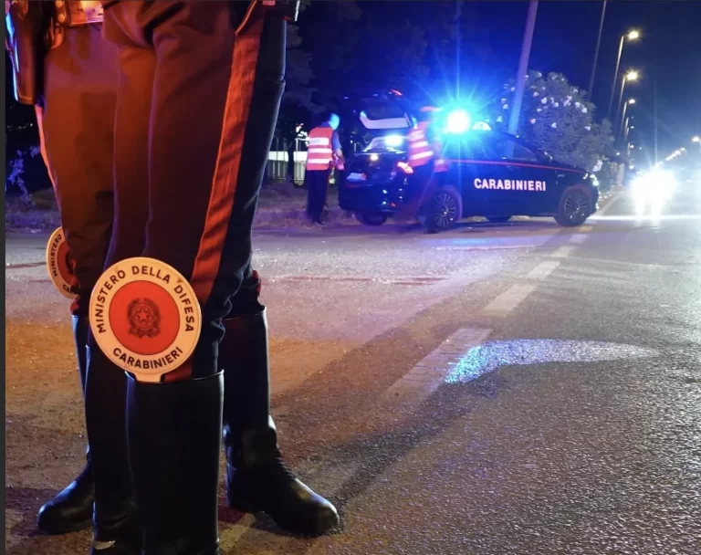 Saviano, 3 minorenni fuggono in minicar e lanciano oggetti contro i carabinieri: denunciati