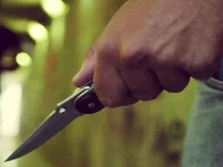 Gragnano, coltello nella giacca a 15 anni: arrestato. Voleva sentirsi grande