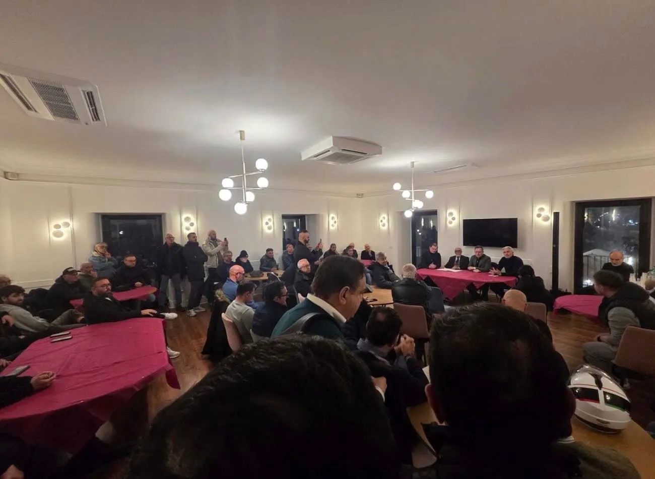 Rc Auto, a Napoli esplode la protesta: Basta con il racket delle tariffe