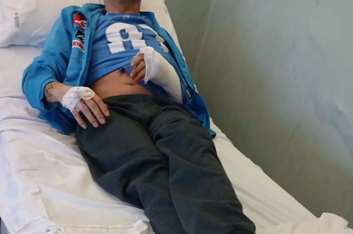 Aggressione al Policlinico di Napoli, addetto alle pulizie picchiato dopo un rifiuto di servizio