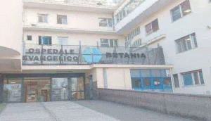 Napoli, accoltellata alla schiena: muore ragazza di 23 anni