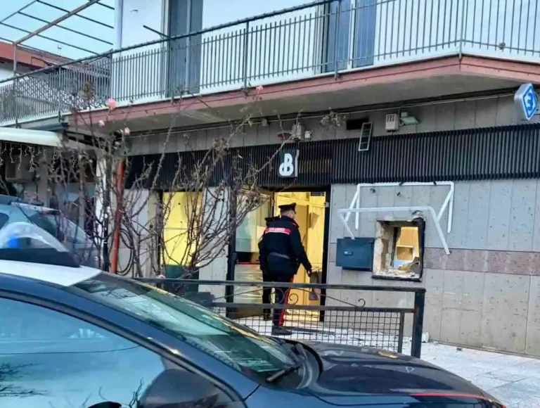 Agerola, bancomat sventrato e portato via: nuova notte di paura sui Monti Lattari