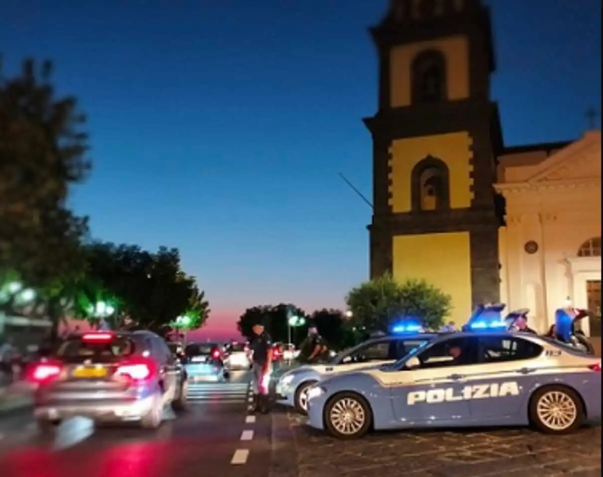 Sorrento: nasconde dosi di cocaina in auto, arrestato pusher di Castellammare