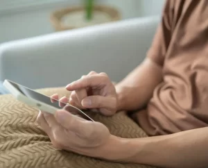 Truffa ai danni di anziani a Napoli: arrestato il responsabile dell’imbroglio