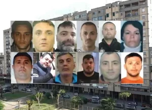 Scampia, pentiti svelano la nuova reggenza dello Chalet Bakù tra faide e alleanze.