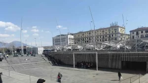 Napoli, rapina a turista canadese in piazza Garibaldi: arrestato il responsabile