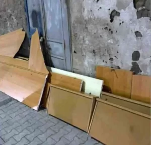 Torre del Greco, due denunciati per discarica abusiva su marciapiedi cittadini