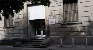 Aversa: internato psichiatrico aggredisce agenti, sei poliziotti trasportati in ospedale