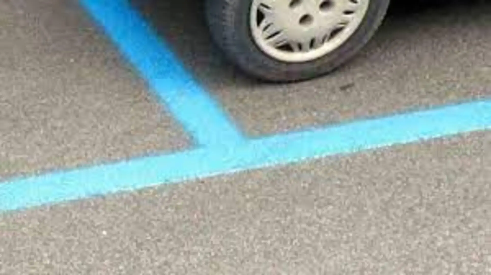 Denunciati a Napoli i titolari di due garage per occupazione indebita delle strisce blu