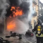 Incendio alla pizzeria di Secondigliano: 21 sfollati e inizio delle indagini