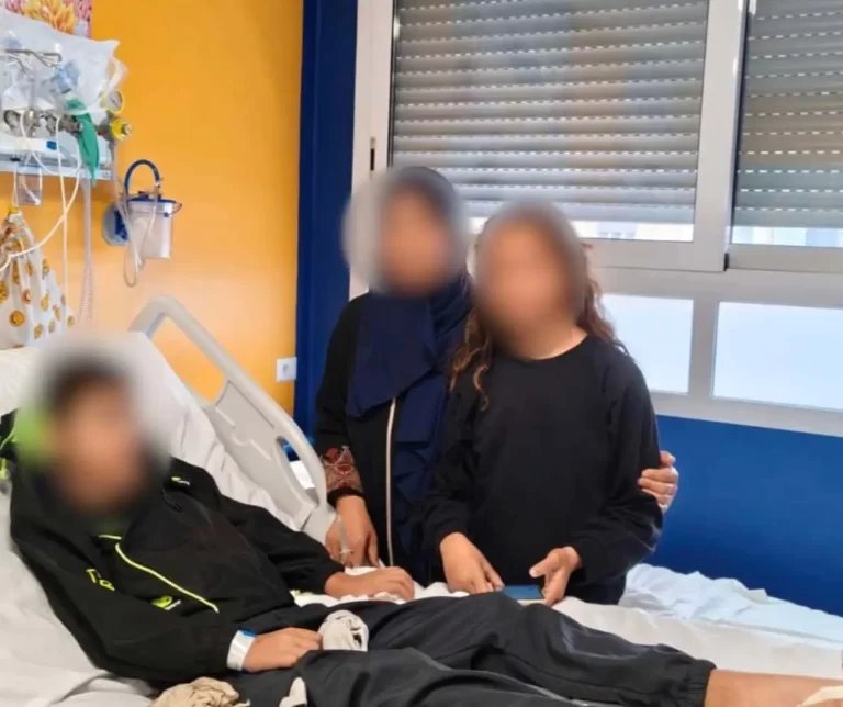 Bimbo di Gaza ferito da drone trasferito per cure d’emergenza in ospedale a Napoli