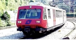 Pendolari Circumvesuviana protestano: «Nessuna risposta dalla Regione su Casillo»