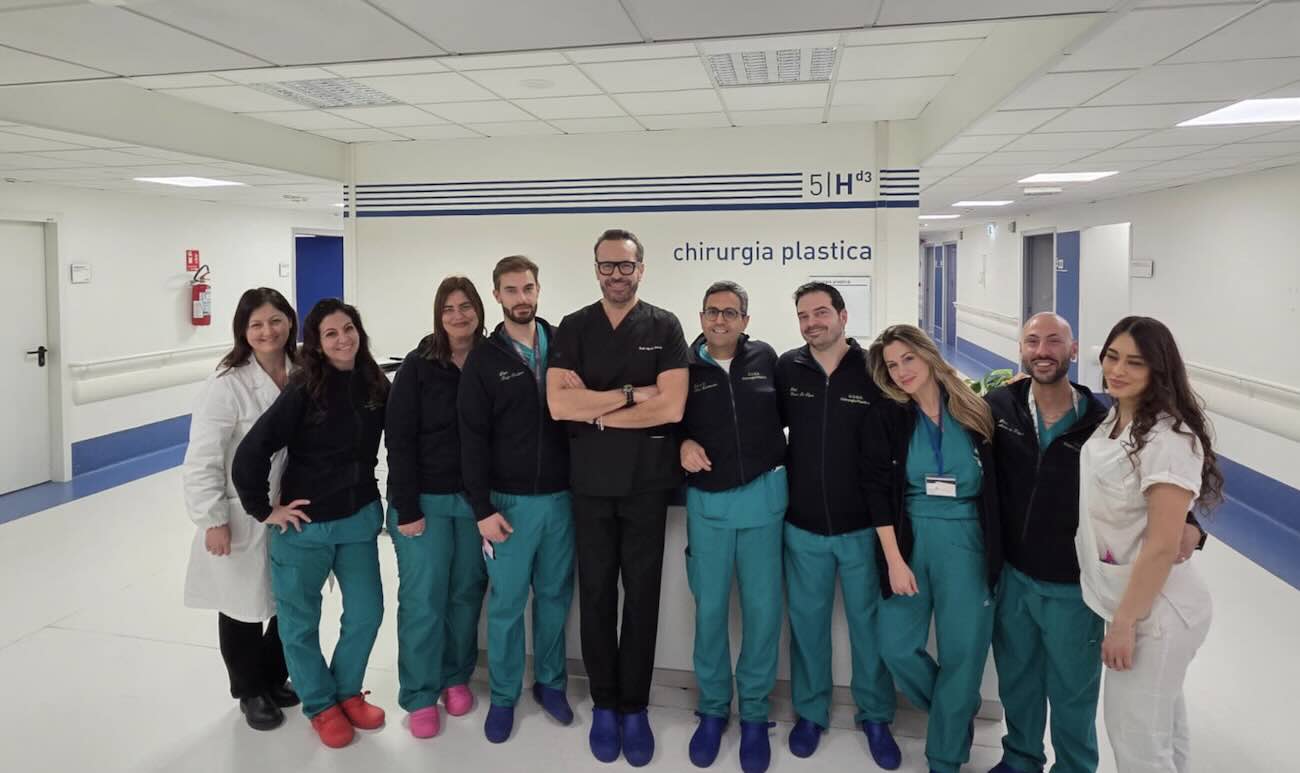 Ragno violino morde Alessandro: equipe dell’Ospedale del Mare salva la gamba del paziente