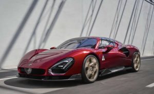 Napoli, scomparsa Alfa 33 Stradale da 30 milioni: famiglia offre 100mila euro di ricompensa