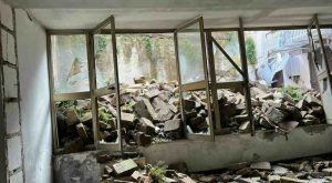 Cede muro di contenimento a Marano, 26 famiglie sfollate e palazzina sventrata