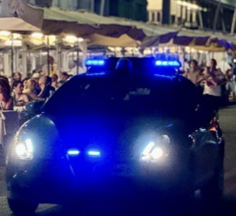 Sparatoria a Chiaia: arrestati due minorenni per il ferimento del titolare di un locale