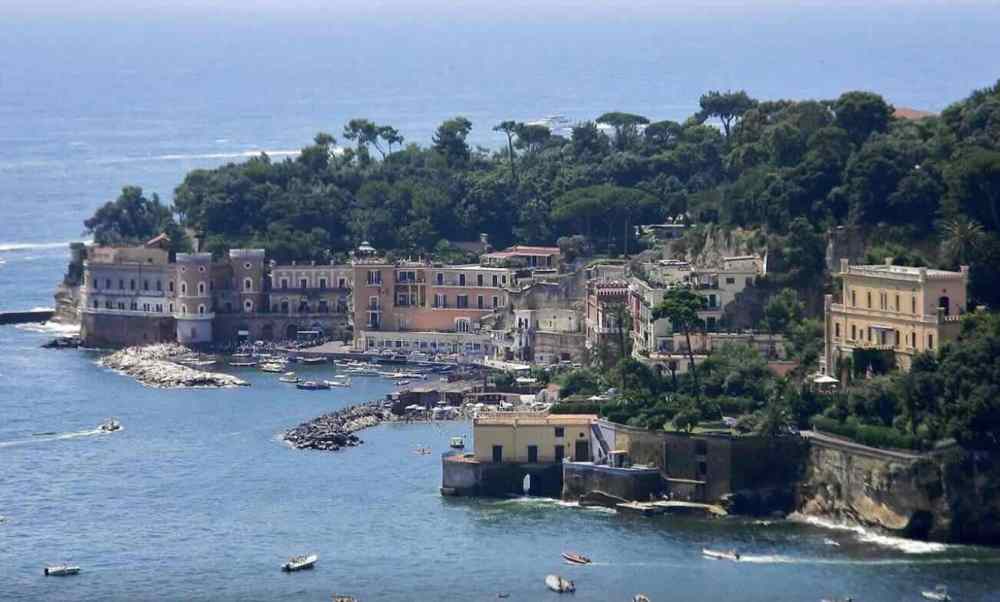 Latitante arrestato a Marechiaro durante una festa di battesimo