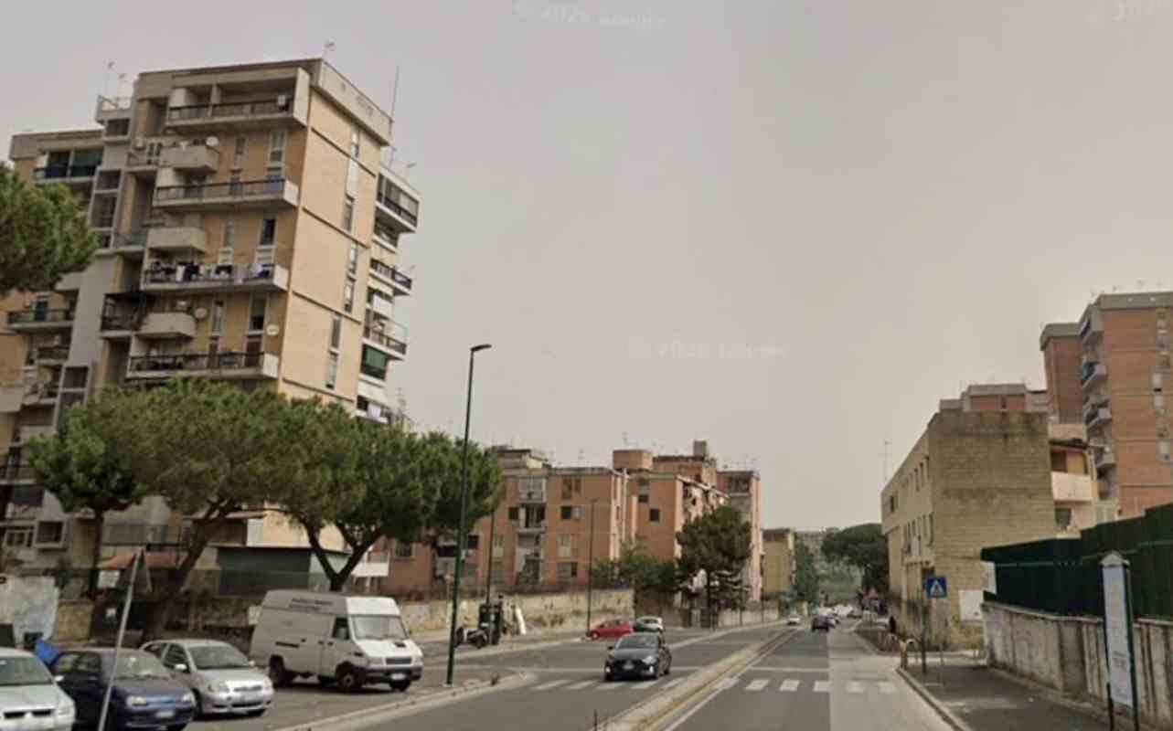 Scampia, uomo ferito da un accoltellamento durante una rapina