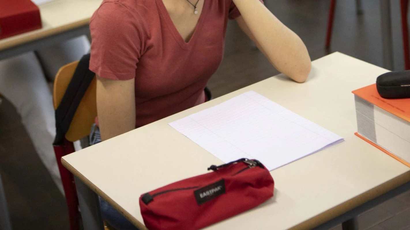 Maturità a Napoli: studenti celebrano il successo del tema sull’«incanto»