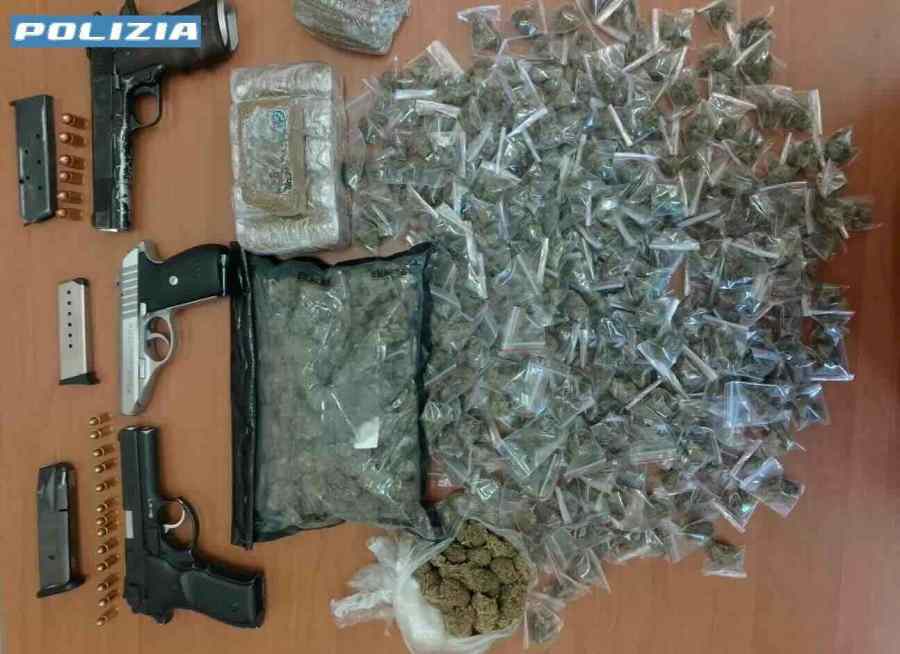 San Pietro a Patierno, operazione contro la faida: armi e droga sequestrate