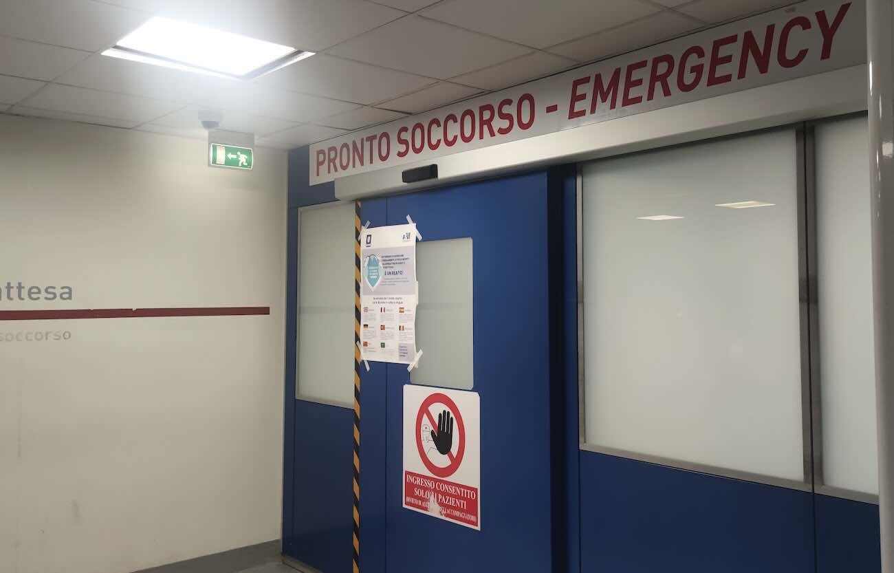 Napoli, uomo in gravi condizioni dopo un volo dal pronto soccorso dell’Ospedale del Mare