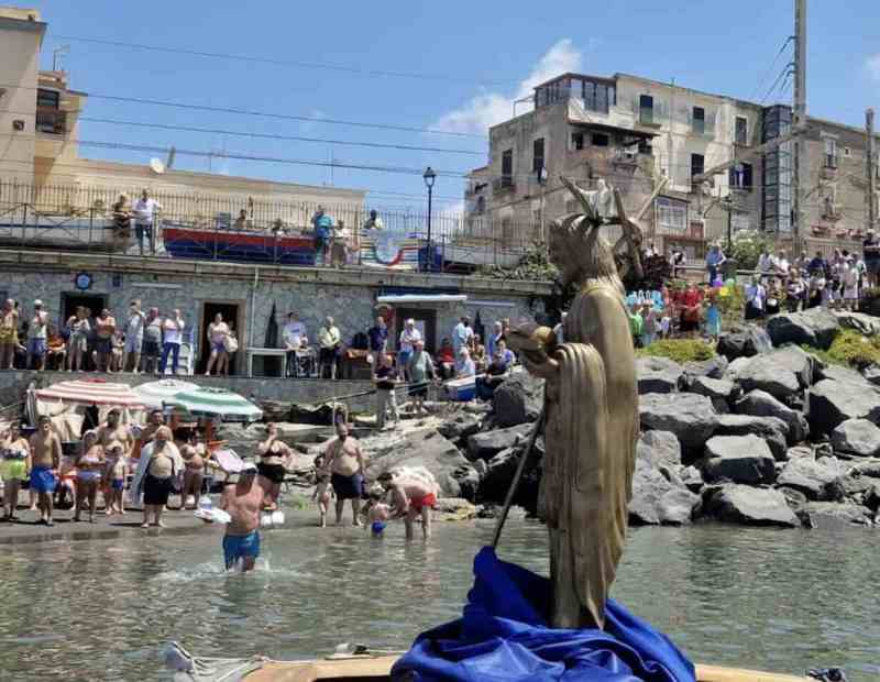 San Giovanni a Mare, Napoli: la 23ª processione a mare celebra la tradizione locale